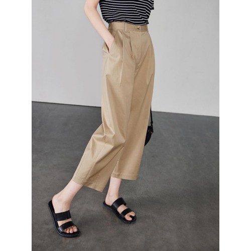 Solid Plicated Slant Pocket Cropped Pants